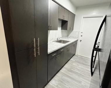 7511 Venetian Street - Photo Thumbnail 15