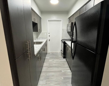 7511 Venetian Street - Photo Thumbnail 12