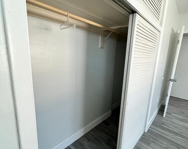 7511 Venetian Street - Photo Thumbnail 8