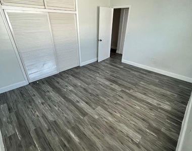 7511 Venetian Street - Photo Thumbnail 9