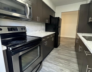 7511 Venetian Street - Photo Thumbnail 14