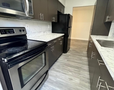 7511 Venetian Street - Photo Thumbnail 18