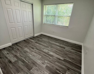 7511 Venetian Street - Photo Thumbnail 10