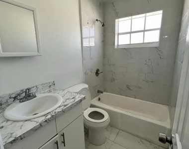 7511 Venetian Street - Photo Thumbnail 11