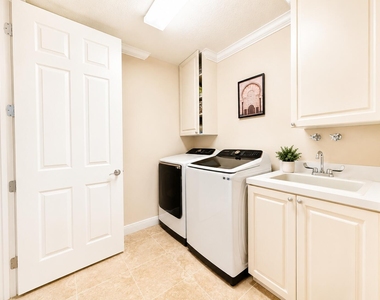 15 Harbour Isle Drive W - Photo Thumbnail 8