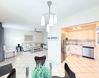 2880 Lake Osborne Drive - Photo Thumbnail 2