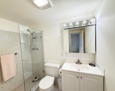 2880 Lake Osborne Drive - Photo Thumbnail 13
