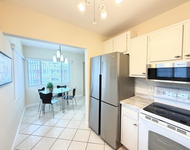 2880 Lake Osborne Drive - Photo Thumbnail 6