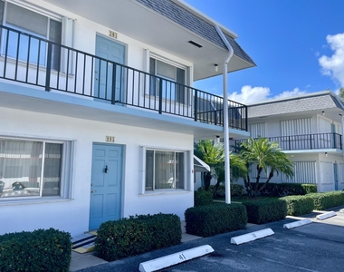 2880 Lake Osborne Drive - Photo Thumbnail 1