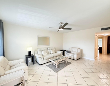 2880 Lake Osborne Drive - Photo Thumbnail 9