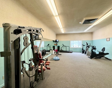 2880 Lake Osborne Drive - Photo Thumbnail 22