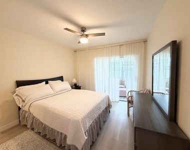 2880 Lake Osborne Drive - Photo Thumbnail 12