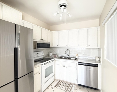 2880 Lake Osborne Drive - Photo Thumbnail 4