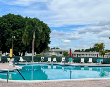 2880 Lake Osborne Drive - Photo Thumbnail 20