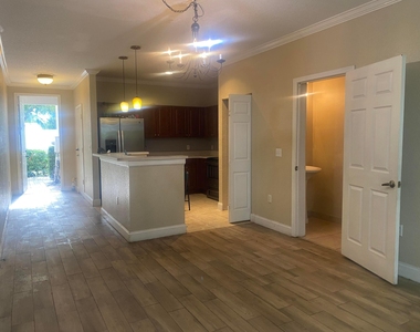 8214 Prestige Commons Drive - Photo Thumbnail 9