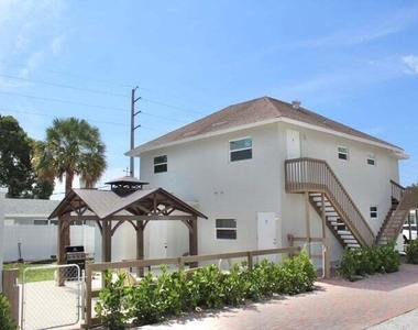 305 Cypress Drive - Photo Thumbnail 8