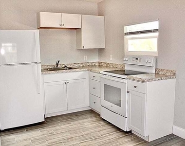 305 Cypress Drive - Photo Thumbnail 16