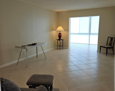 300 Ne 26th Avenue - Photo Thumbnail 3