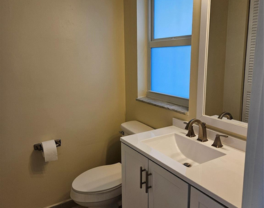 300 Ne 26th Avenue - Photo Thumbnail 2