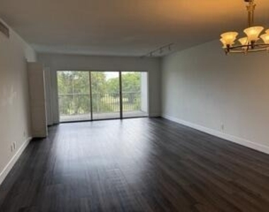 3100 N Palm Aire Drive - Photo Thumbnail 4