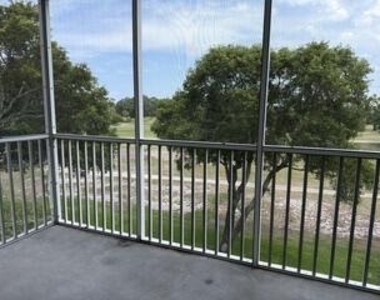 3100 N Palm Aire Drive - Photo Thumbnail 7