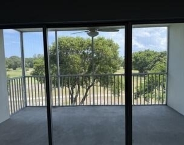 3100 N Palm Aire Drive - Photo Thumbnail 6
