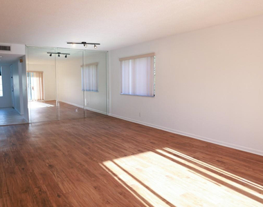 428 Lakeview Drive - Photo Thumbnail 6