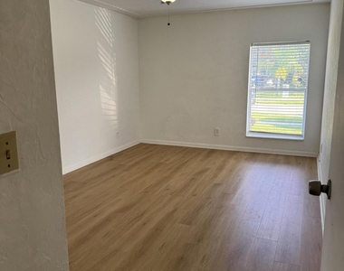7816 Nw 70th Terrace - Photo Thumbnail 23