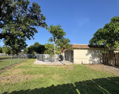 7816 Nw 70th Terrace - Photo Thumbnail 33