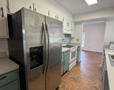 7816 Nw 70th Terrace - Photo Thumbnail 14