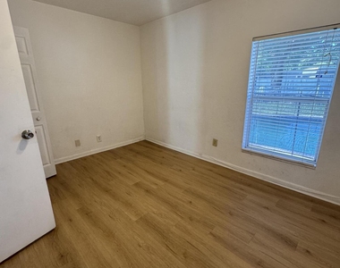 7816 Nw 70th Terrace - Photo Thumbnail 26