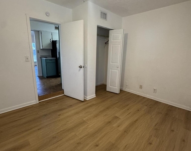 7816 Nw 70th Terrace - Photo Thumbnail 27