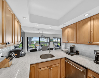 218 Ne Edgewater Drive - Photo Thumbnail 22