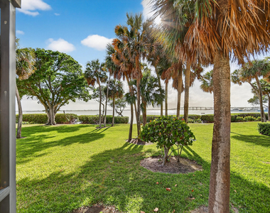 218 Ne Edgewater Drive - Photo Thumbnail 16