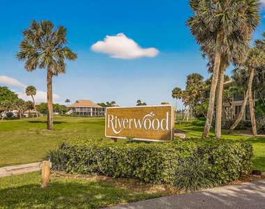 218 Ne Edgewater Drive - Photo Thumbnail 1