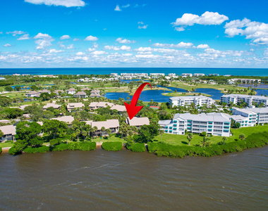 218 Ne Edgewater Drive - Photo Thumbnail 2