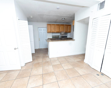 205 Nw 33rd Avenue - Photo Thumbnail 14