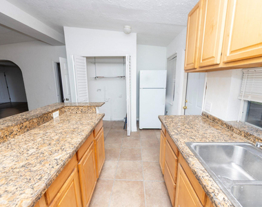 205 Nw 33rd Avenue - Photo Thumbnail 8