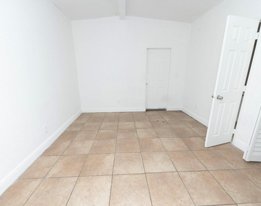 205 Nw 33rd Avenue - Photo Thumbnail 15