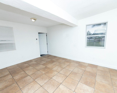 205 Nw 33rd Avenue - Photo Thumbnail 12