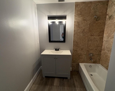 4726 Summit Boulevard - Photo Thumbnail 5