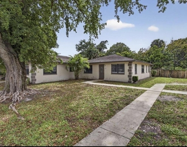 4726 Summit Boulevard - Photo Thumbnail 9