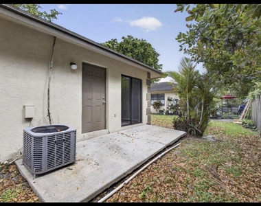 4726 Summit Boulevard - Photo Thumbnail 13