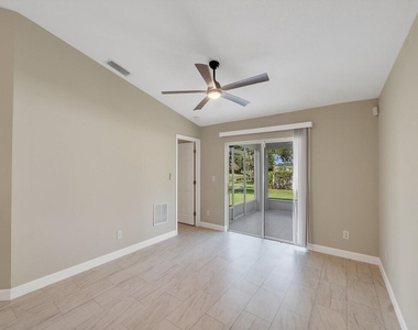 962 E 13th Square - Photo Thumbnail 16