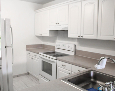 6705 W 26th Drive - Photo Thumbnail 4