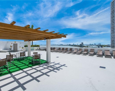 1750 N Bayshore Drive - Photo Thumbnail 19