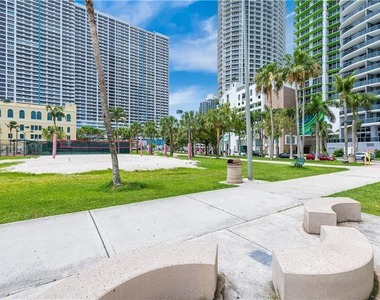 1750 N Bayshore Drive - Photo Thumbnail 23