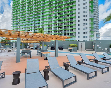 1750 N Bayshore Drive - Photo Thumbnail 15