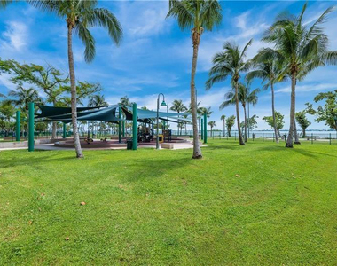 1750 N Bayshore Drive - Photo Thumbnail 24