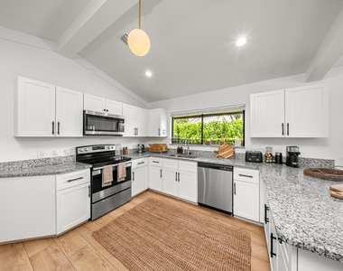 13471 Barberry Drive - Photo Thumbnail 9
